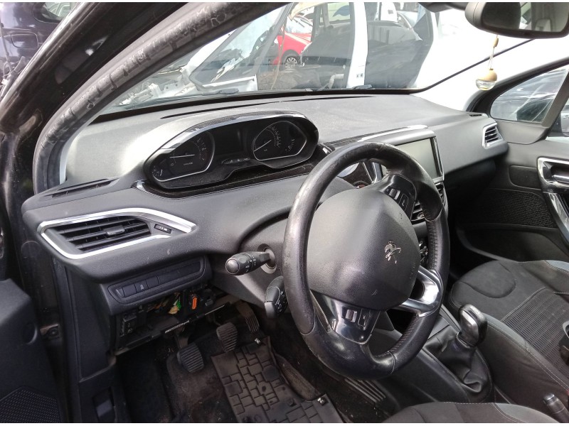 peugeot 208 i (ca_, cc_) del año 2013