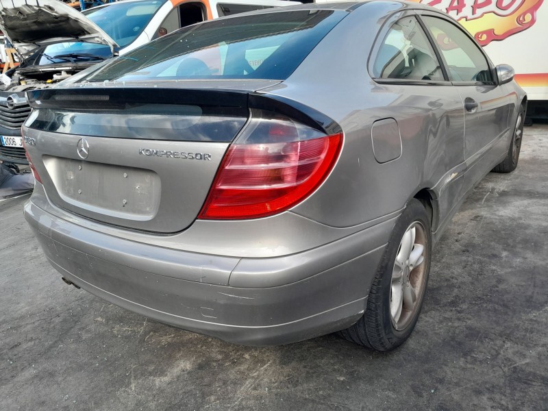 mercedes-benz clase c coupé (cl203) del año 2004