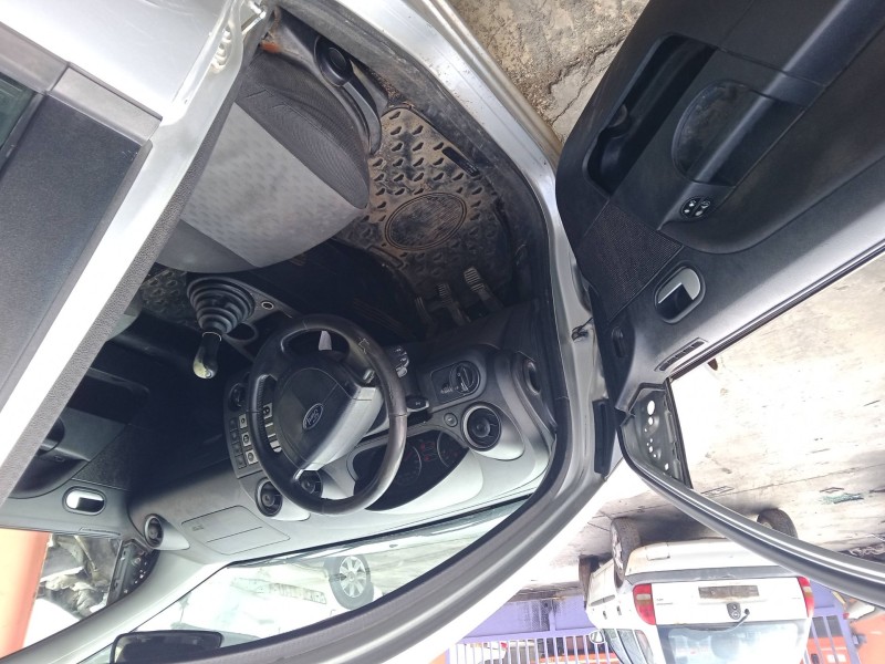 ford fiesta v (jh_, jd_) del año 2004