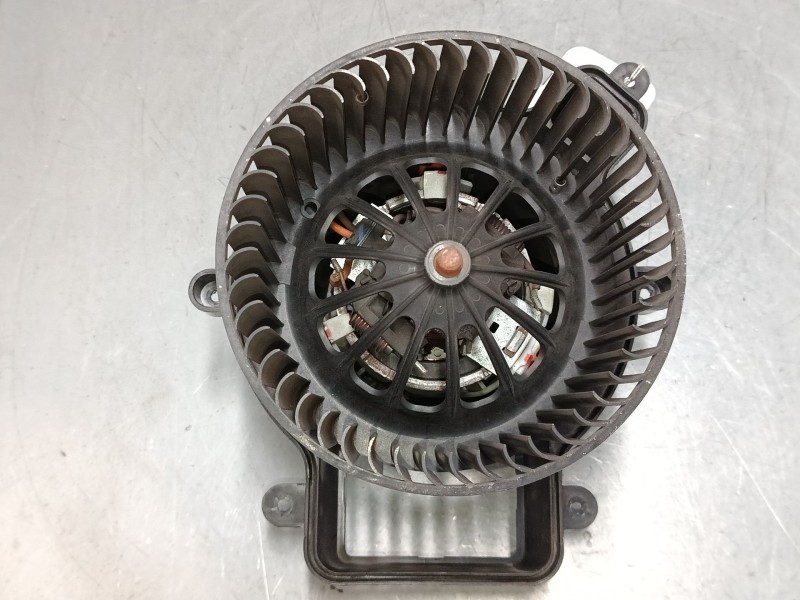 Recambio de motor calefaccion para peugeot 3008 i monospace (0u_) 2.0 hdi referencia OEM IAM T3953001  