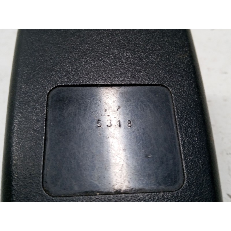 Recambio de anclaje cinturon trasero izquierdo para mazda 3 sedán (bk) 1.6 di turbo (bk12y) referencia OEM IAM   