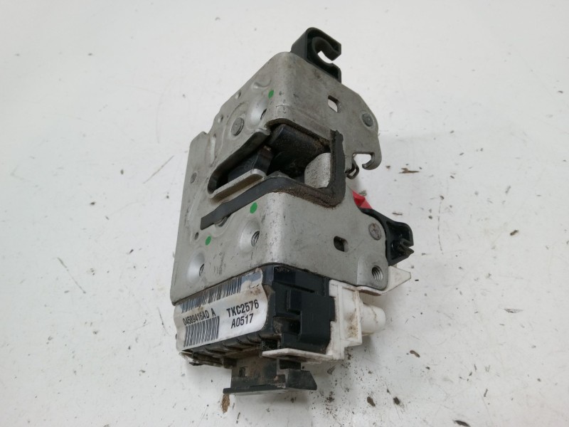 Recambio de cerradura puerta delantera derecha para dodge caliber 2.0 crd referencia OEM IAM 04589416AD  