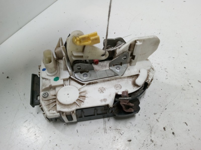 Recambio de cerradura puerta delantera derecha para dodge caliber 2.0 crd referencia OEM IAM 04589416AD  