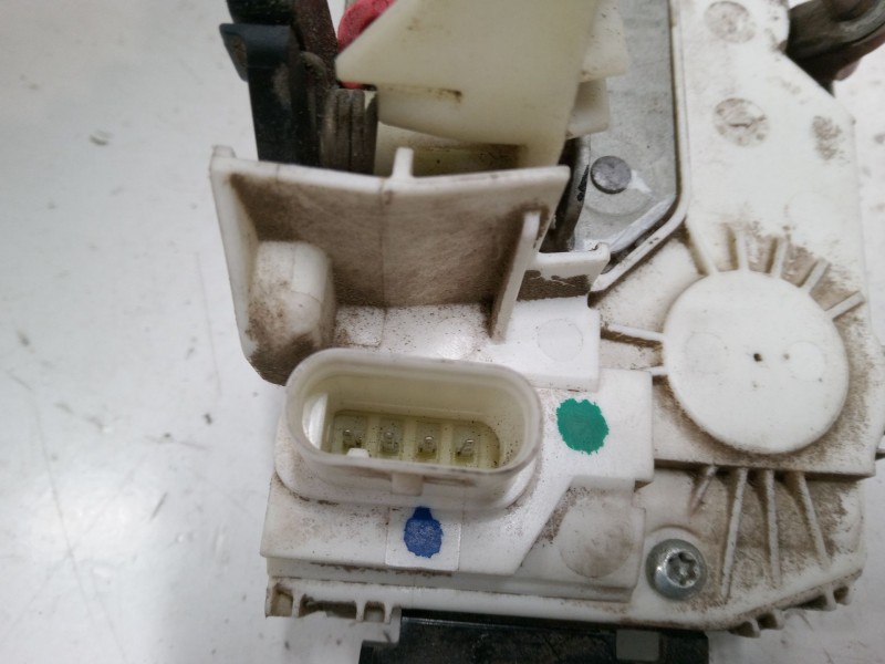 Recambio de cerradura puerta delantera derecha para dodge caliber 2.0 crd referencia OEM IAM 04589416AD  