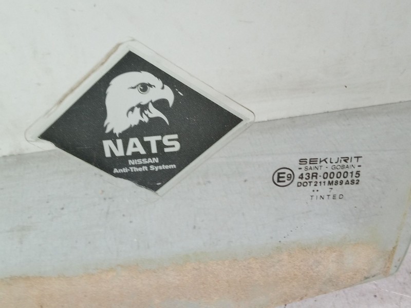 Recambio de luna puerta delantera izquierda para nissan terrano ii (r20) 2.7 tdi 4wd referencia OEM IAM   