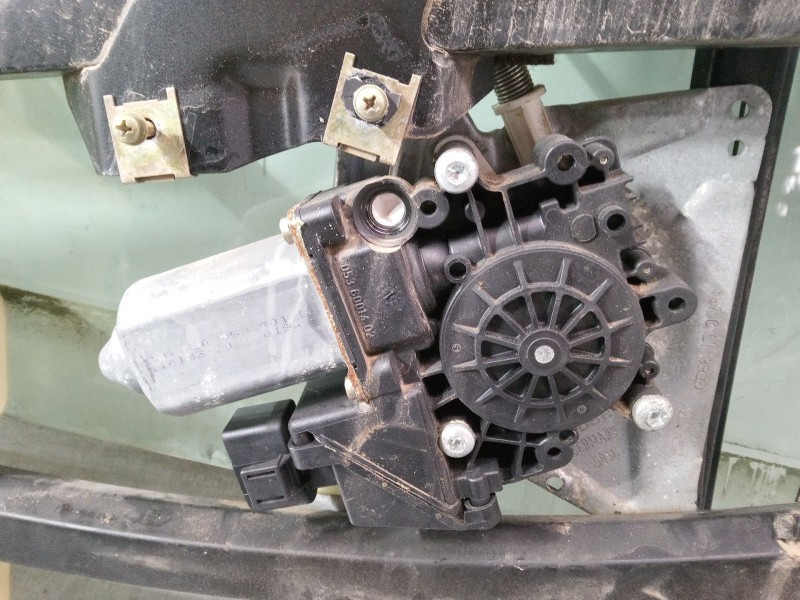 Recambio de elevalunas electrico delantero izquierdo para audi a4 b5 (8d2) 2.4 quattro referencia OEM IAM   