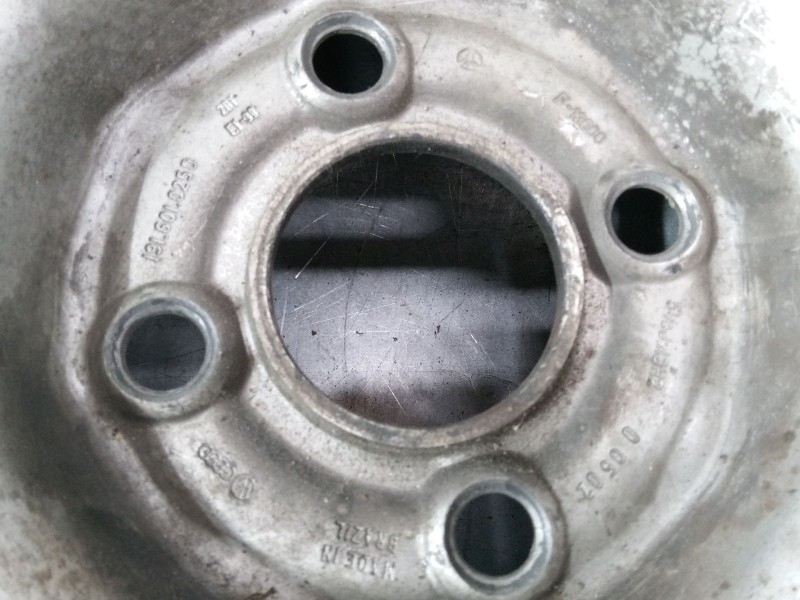 Recambio de llanta chapa 13´´ para volkswagen golf 1.8 gl 19 rv - 2e referencia OEM IAM   