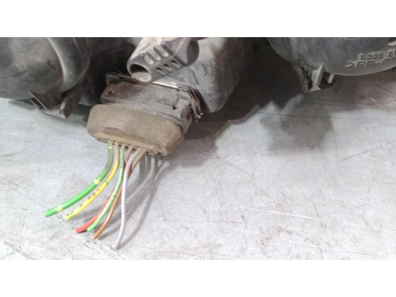 Recambio de faro izquierdo para peugeot 406 (8b) 1.8 16v referencia OEM IAM   