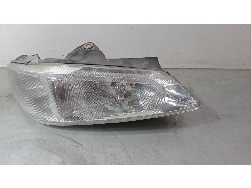 Recambio de faro derecho para peugeot 406 (8b) 1.8 16v referencia OEM IAM   