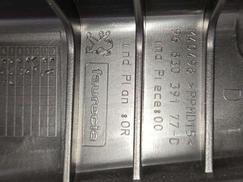 Recambio de guarnecido puerta trasera derecha para peugeot 3008 i monospace (0u_) 2.0 hdi referencia OEM IAM 96859951ZE  