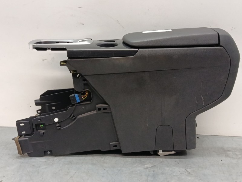 Recambio de apoyabrazos central para peugeot 3008 i monospace (0u_) 2.0 hdi referencia OEM IAM 9685949077  