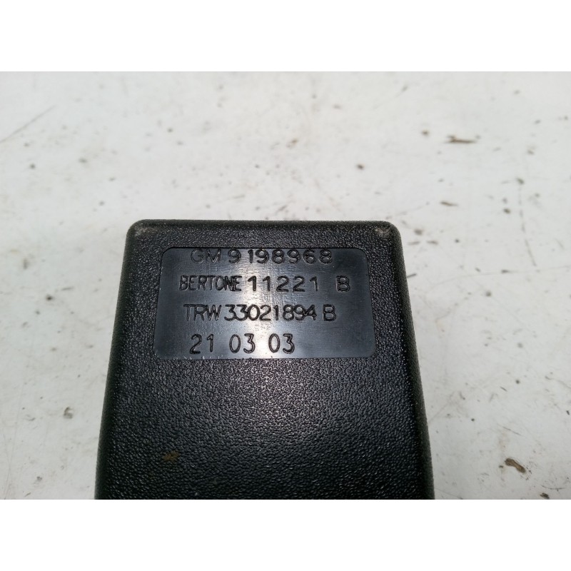 Recambio de anclaje cinturon trasero izquierdo para opel astra g descapotable (t98) 1.6 (f67) referencia OEM IAM 9198968 TRW3302