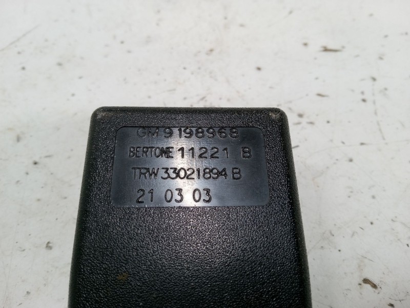 Recambio de anclaje cinturon trasero izquierdo para opel astra g descapotable (t98) 1.6 (f67) referencia OEM IAM 9198968 TRW3302