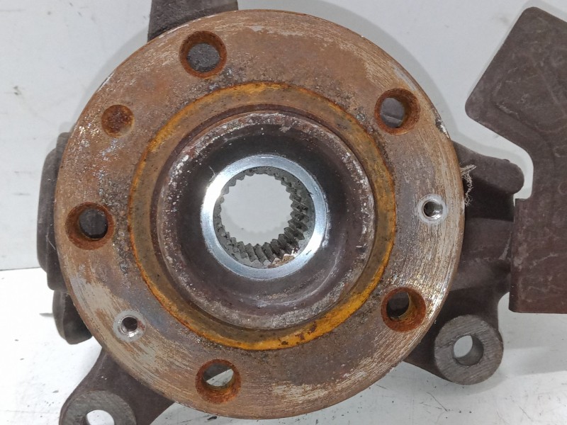 Recambio de mangueta delantera derecha para peugeot 407 (6d_) 2.0 hdi 135 (6drhrh, 6drhre, 6drhrg, 6drhrj) referencia OEM IAM   