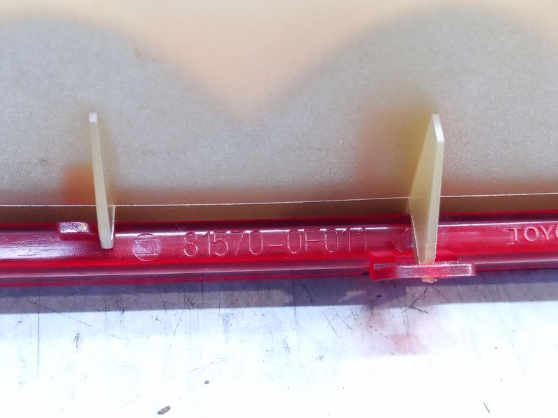 Recambio de luz central de freno para toyota corolla verso (zer_, zze12_, r1_) 2.0 d-4d (cur10_) referencia OEM IAM 815700F011  