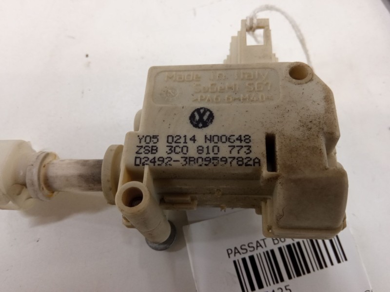 Recambio de motor cierre centralizado tapa combustible para volkswagen passat b6 (3c2) 2.0 tdi 16v referencia OEM IAM 3C0810773 
