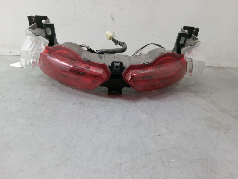 Recambio de piloto trasero central para suzuki uh uh 200 burgman (c9) referencia OEM IAM   