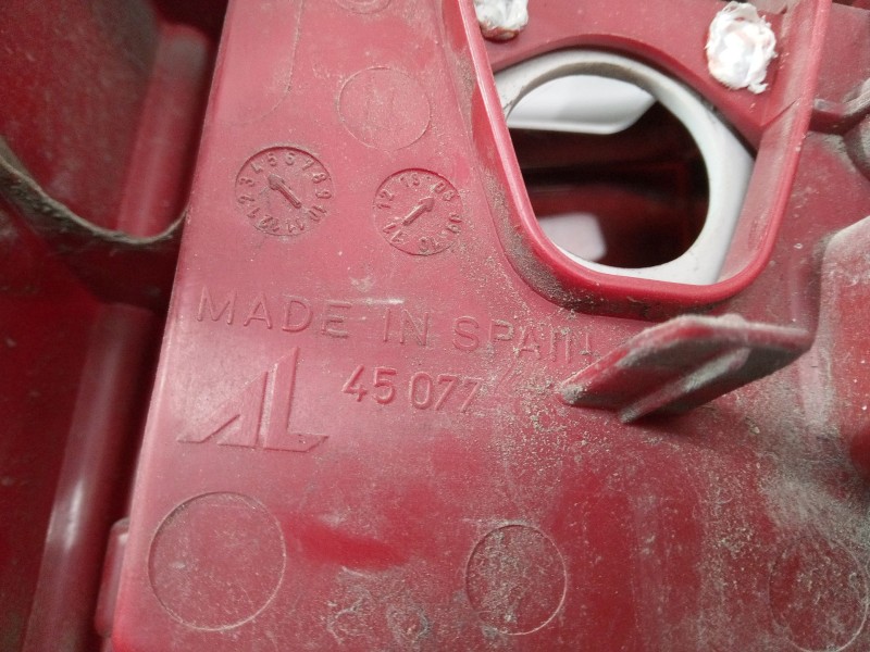 Recambio de piloto trasero izquierdo para peugeot partner furgoneta/monovolumen 1.6 hdi 16v referencia OEM IAM   