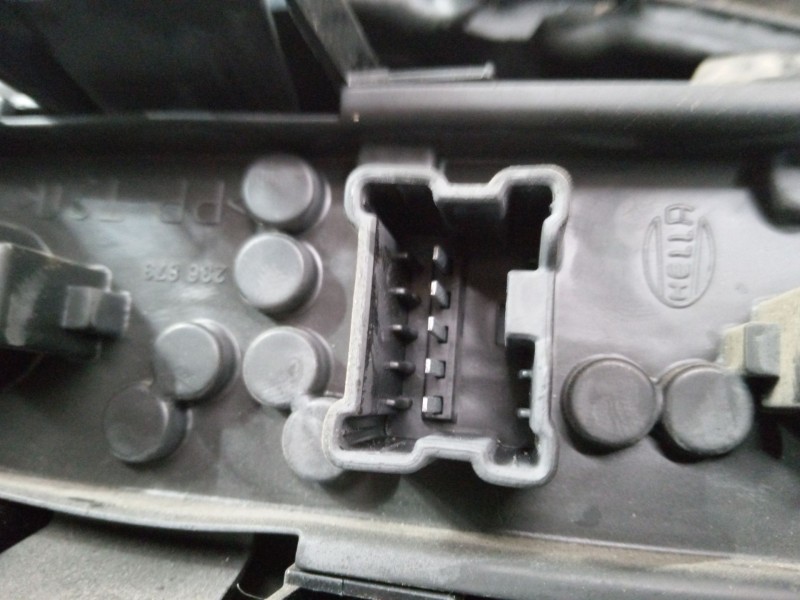 Recambio de piloto trasero derecho para nissan almera ii hatchback (n16) 2.2 di referencia OEM IAM   