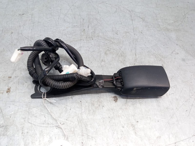 Recambio de anclaje cinturon delantero derecho para toyota corolla verso (zer_, zze12_, r1_) 2.0 d-4d (cur10_) referencia OEM IA