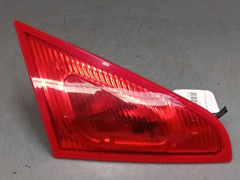 Recambio de piloto trasero porton izquierdo para mitsubishi colt vi (z3_a, z2_a) 1.3 (z21a) referencia OEM IAM MN105623  