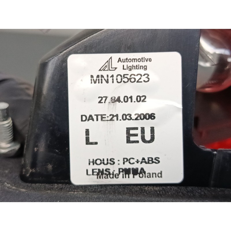 Recambio de piloto trasero porton izquierdo para mitsubishi colt vi (z3_a, z2_a) 1.3 (z21a) referencia OEM IAM MN105623  