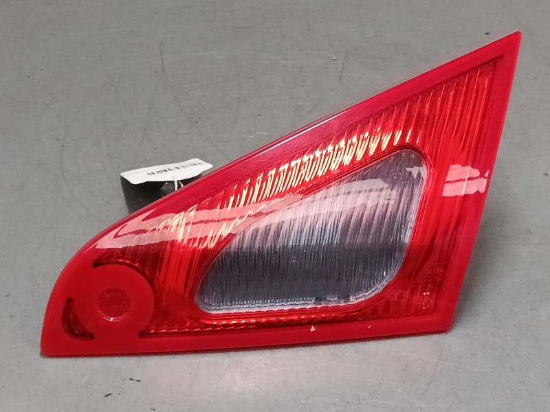 Recambio de piloto trasero porton derecho para mitsubishi colt vi (z3_a, z2_a) 1.3 (z21a) referencia OEM IAM 8336A029  