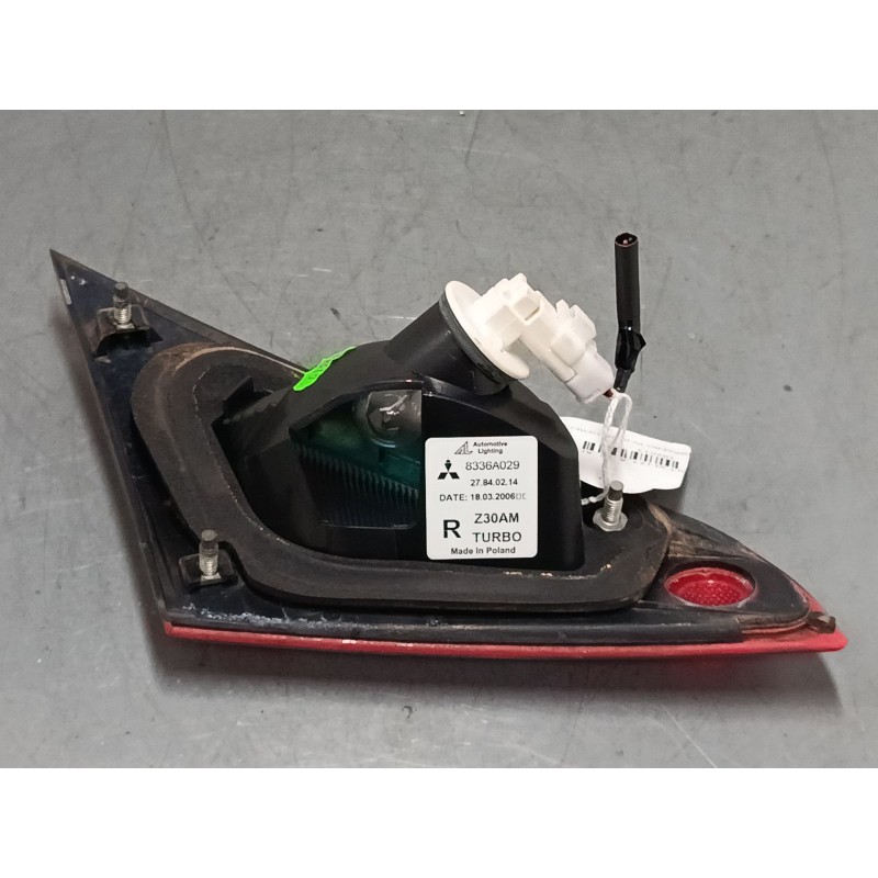 Recambio de piloto trasero porton derecho para mitsubishi colt vi (z3_a, z2_a) 1.3 (z21a) referencia OEM IAM 8336A029  