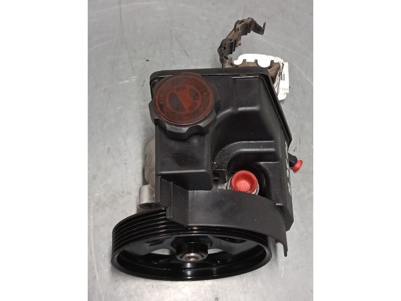 Recambio de bomba servodireccion para peugeot 206 hatchback (2a/c) 1.1 i referencia OEM IAM 9636868880  