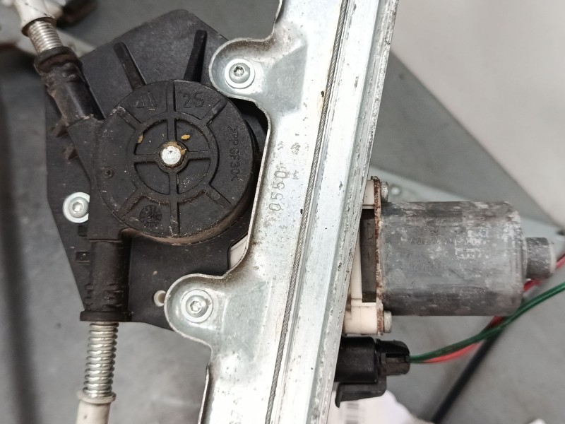 Recambio de elevalunas electrico delantero izquierdo para mitsubishi colt vi (z3_a, z2_a) 1.3 (z21a) referencia OEM IAM   