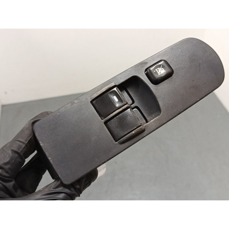 Recambio de mando elevalunas delantero izquierdo para mitsubishi colt vi (z3_a, z2_a) 1.3 (z21a) referencia OEM IAM MR587959  