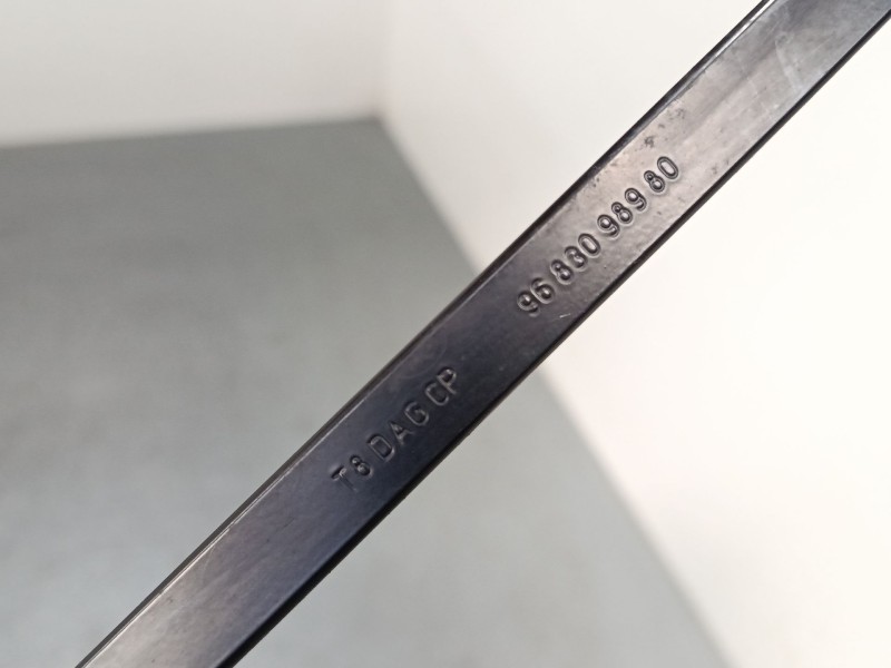 Recambio de brazo limpia delantero derecho para peugeot 3008 i monospace (0u_) 2.0 hdi referencia OEM IAM 9683098980  