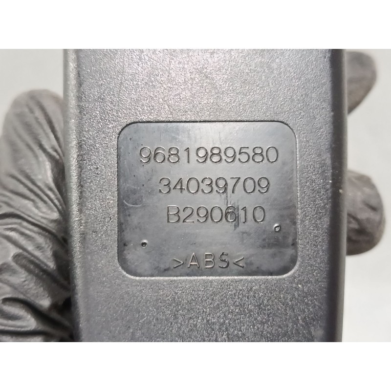 Recambio de anclaje cinturon delantero derecho para peugeot 3008 i monospace (0u_) 2.0 hdi referencia OEM IAM 9681989580  