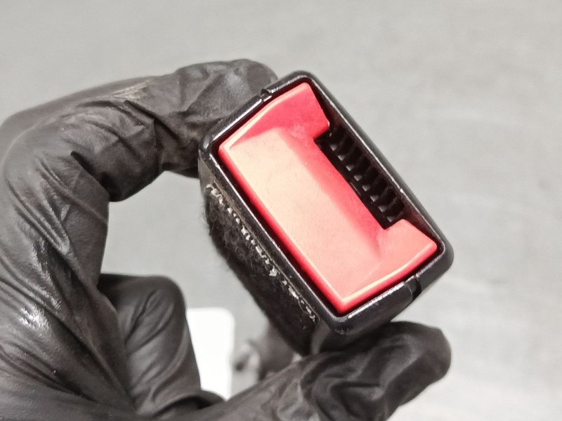 Recambio de anclaje cinturon delantero derecho para peugeot 3008 i monospace (0u_) 2.0 hdi referencia OEM IAM 9681989580  