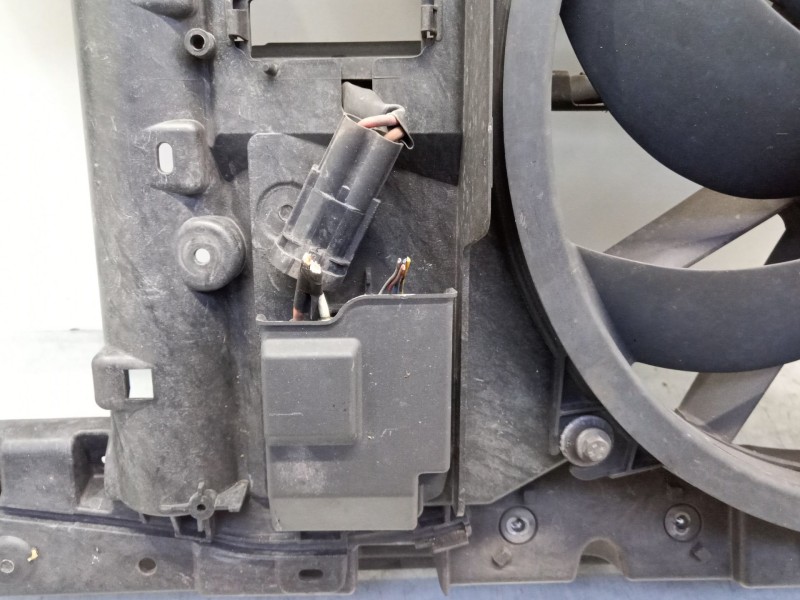 Recambio de electroventilador para peugeot 3008 i monospace (0u_) 2.0 hdi referencia OEM IAM 1709001300  