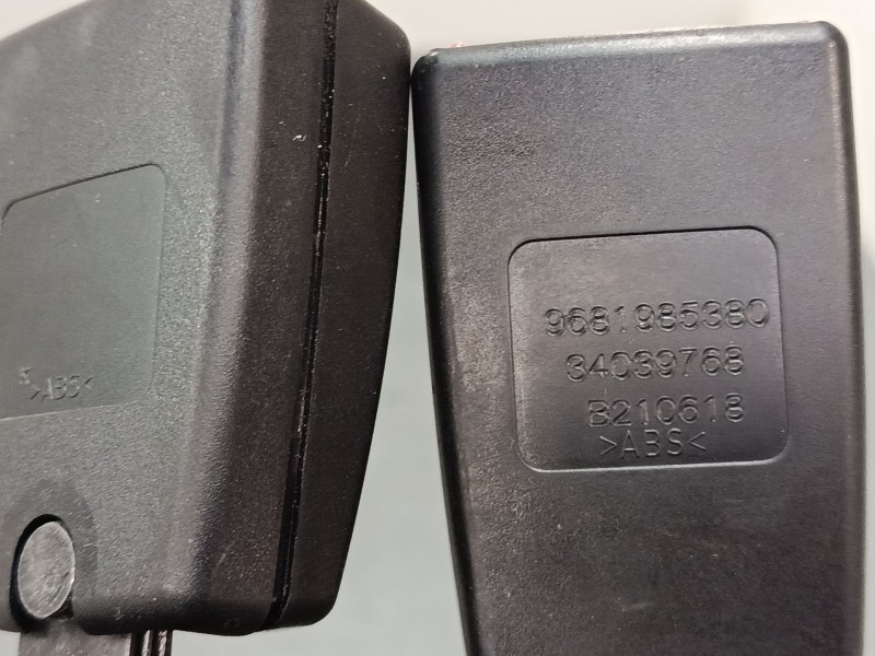 Recambio de anclaje cinturon trasero derecho para peugeot 3008 i monospace (0u_) 2.0 hdi referencia OEM IAM 9681985380  