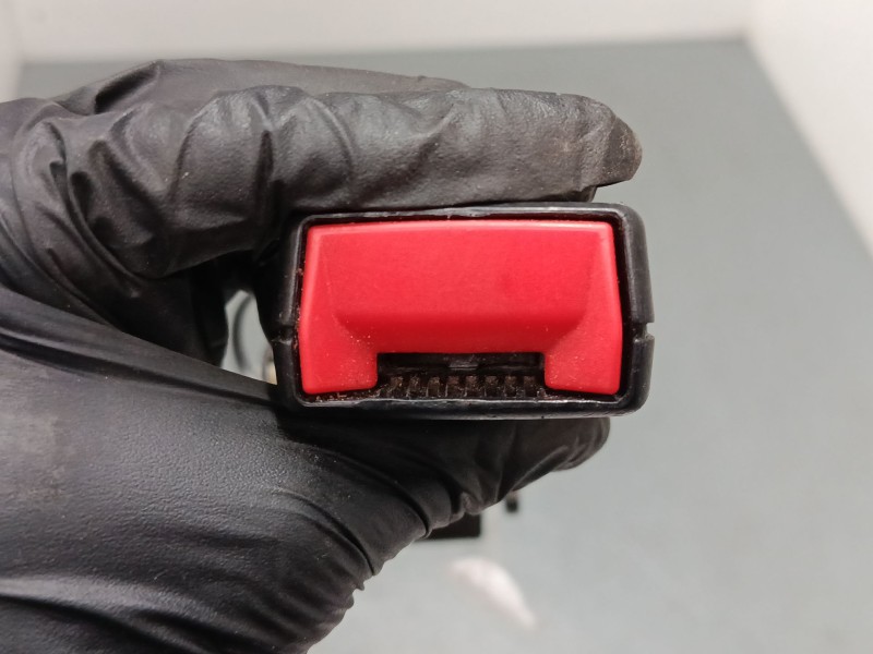 Recambio de anclaje cinturon trasero izquierdo para peugeot 3008 i monospace (0u_) 2.0 hdi referencia OEM IAM 9681985480  