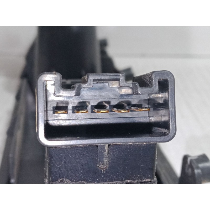 Recambio de mando elevalunas delantero derecho para suzuki swift iii (mz, ez) 1.3 (rs 413) referencia OEM IAM   