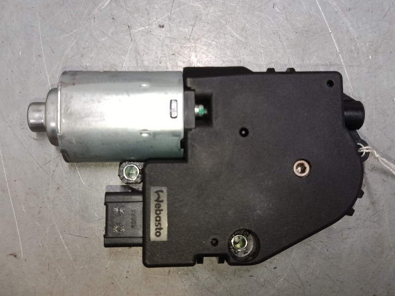 Recambio de motor techo solar para peugeot 3008 i monospace (0u_) 2.0 hdi referencia OEM IAM 2223284A  