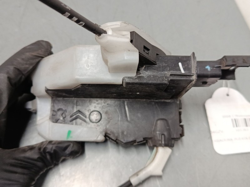 Recambio de cerradura puerta delantera derecha para peugeot 3008 i monospace (0u_) 2.0 hdi referencia OEM IAM 732293  