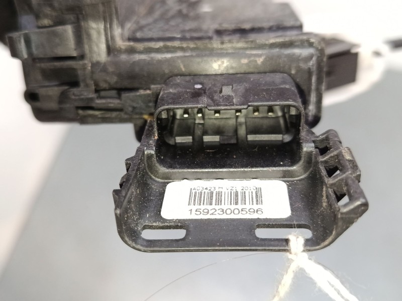 Recambio de cerradura puerta delantera derecha para peugeot 3008 i monospace (0u_) 2.0 hdi referencia OEM IAM 732293  