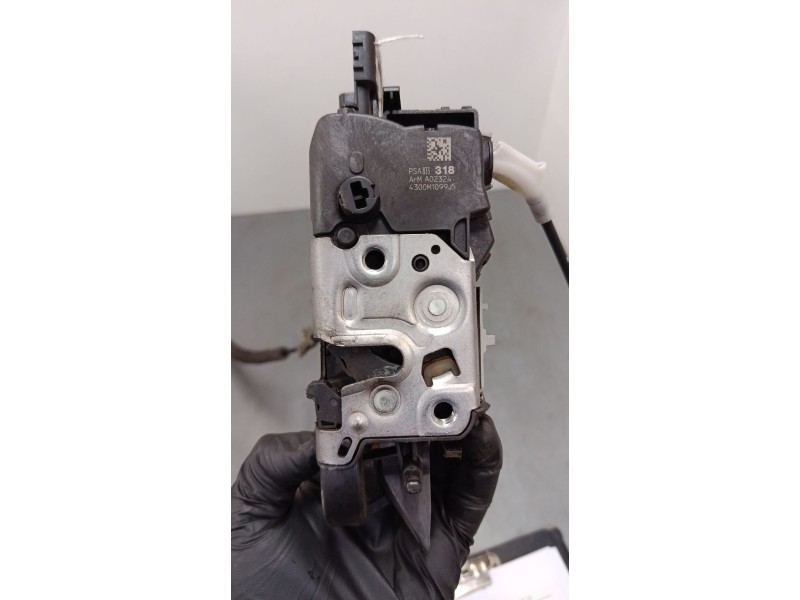 Recambio de cerradura puerta delantera izquierda para peugeot 3008 i monospace (0u_) 2.0 hdi referencia OEM IAM 833318  