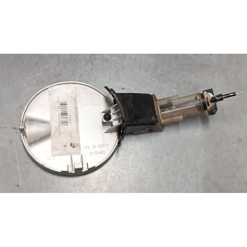 Recambio de tapa exterior combustible para fiat doblo monospace (119_, 223_) 1.9 jtd (223axe1a) referencia OEM IAM 46751495  