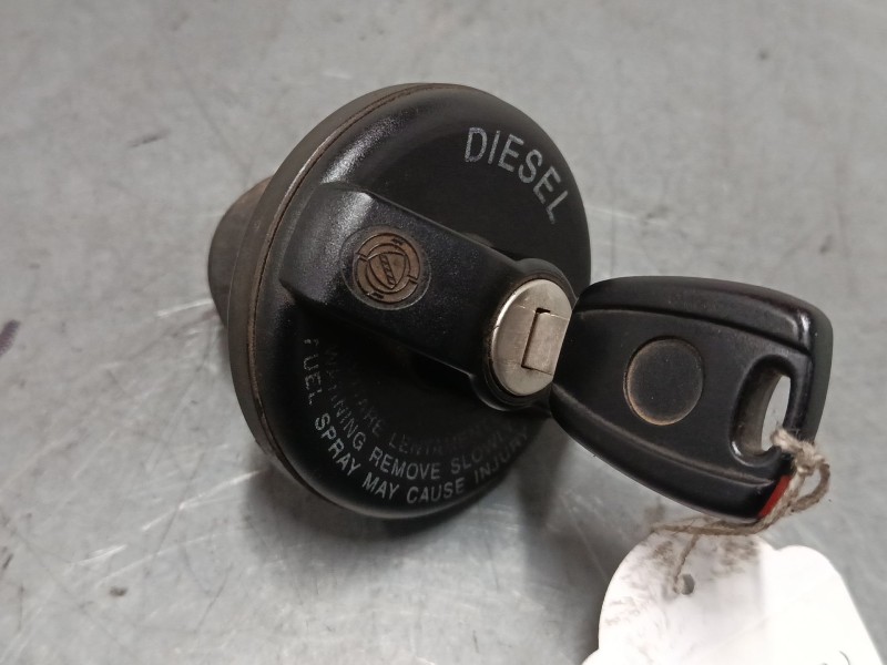Recambio de tapon combustible para fiat doblo monospace (119_, 223_) 1.9 jtd (223axe1a) referencia OEM IAM   