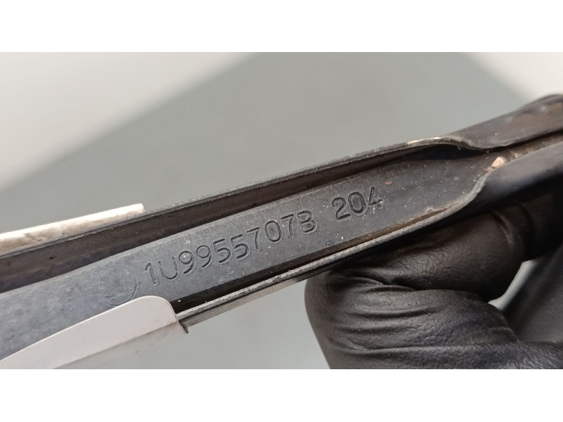 Recambio de brazo limpia trasero para seat ibiza iii (6l1) 1.4 16v referencia OEM IAM 1U9955707B  