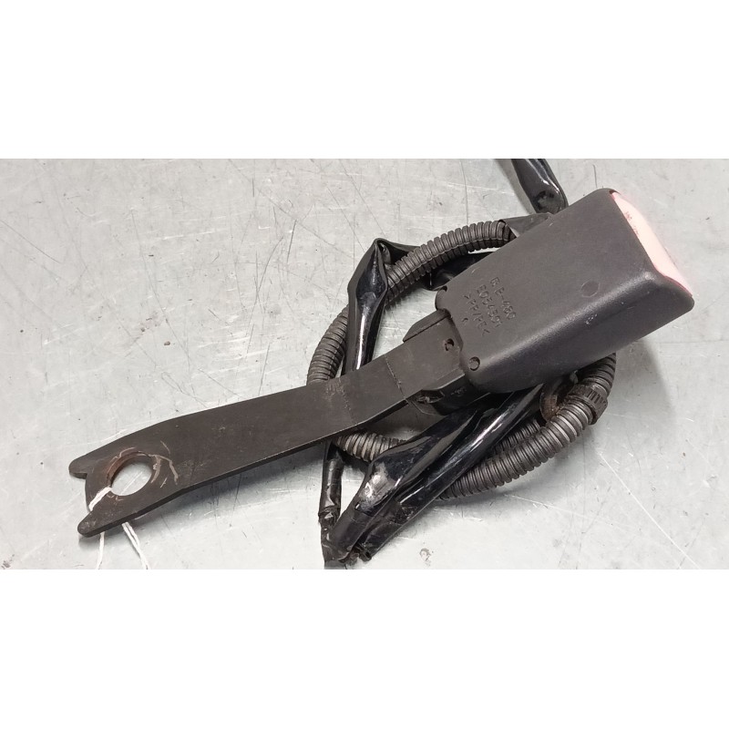 Recambio de anclaje cinturon delantero izquierdo para toyota corolla verso (zer_, zze12_, r1_) 2.0 d-4d (cur10_) referencia OEM 