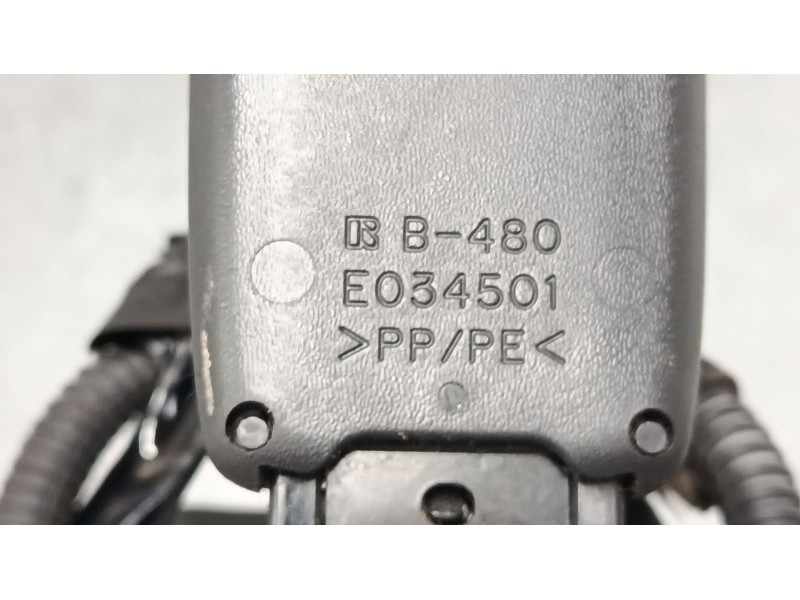 Recambio de anclaje cinturon delantero izquierdo para toyota corolla verso (zer_, zze12_, r1_) 2.0 d-4d (cur10_) referencia OEM 