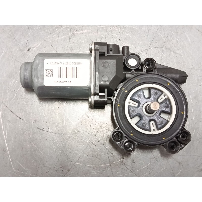 Recambio de motor elevaluna delantero derecho para nissan qashqai i (j10, nj10) 1.6 referencia OEM IAM 402032G  