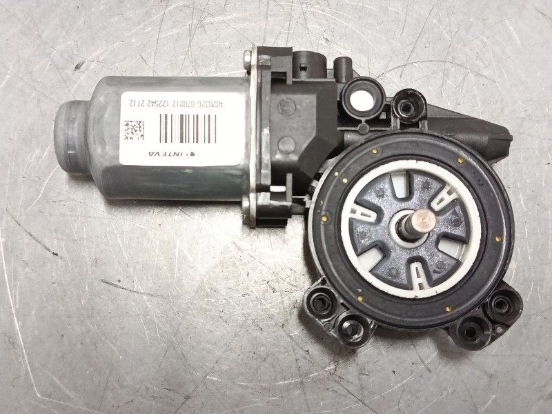 Recambio de motor elevaluna delantero derecho para nissan qashqai i (j10, nj10) 1.6 referencia OEM IAM 402032G  