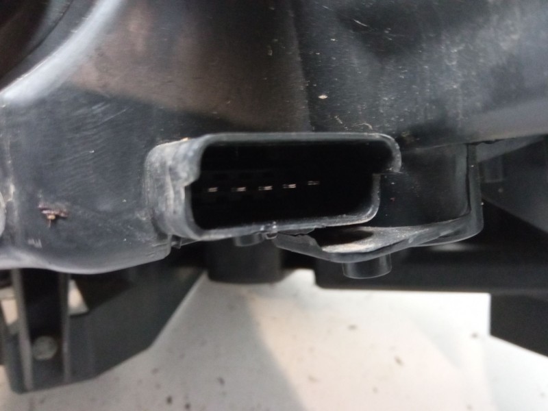 Recambio de faro derecho para renault scénic ii (jm0/1_) 1.9 dci (jm14) referencia OEM IAM   